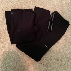 Women’s Medium Scrub Set